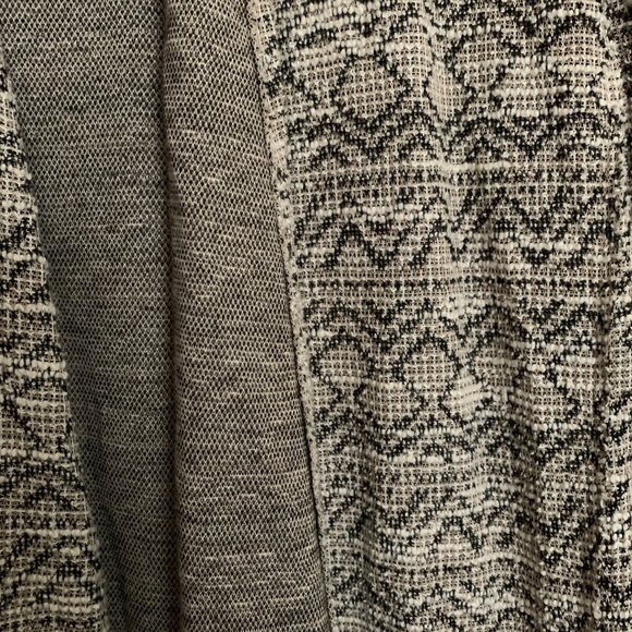 Aztec Pattern Cardigan - Picture 2 of 4